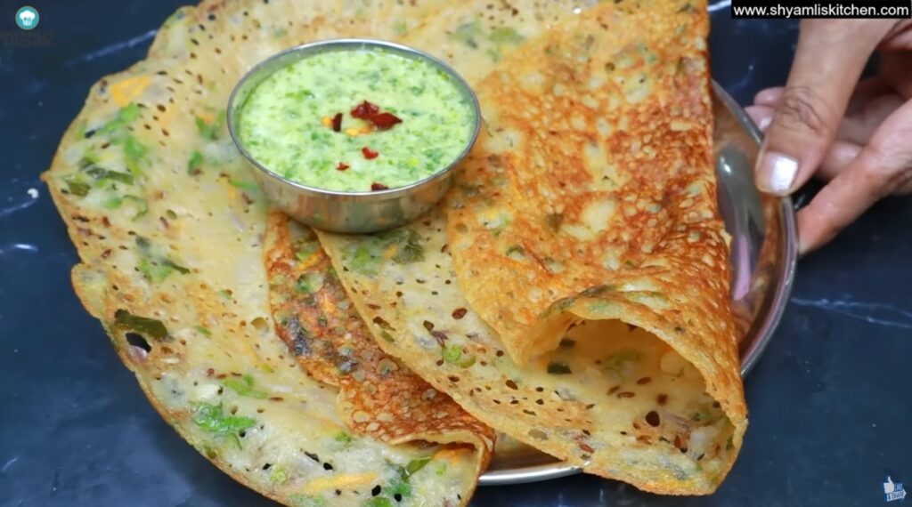 A super quick, crispy, and healthy breakfast made with wheat flour (atta), spices, and curd. This instant dosa requires no fermentation and gets ready in minutes — perfect for busy mornings or light dinners.